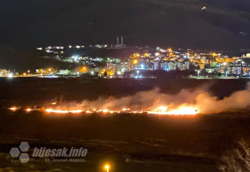 Mostar: Požar u Sjevernom logoru, gašenje otežano